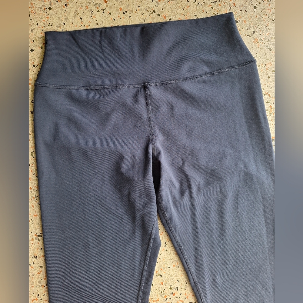 114 Alo Yoga Airbrush Winter Warm High-Waist Nocturne Leggings - Picture 3 of 12